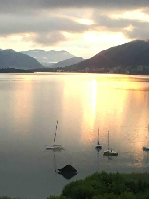 Appartement Mit Seeblick Am Ossiacher See Villach Luaran gambar